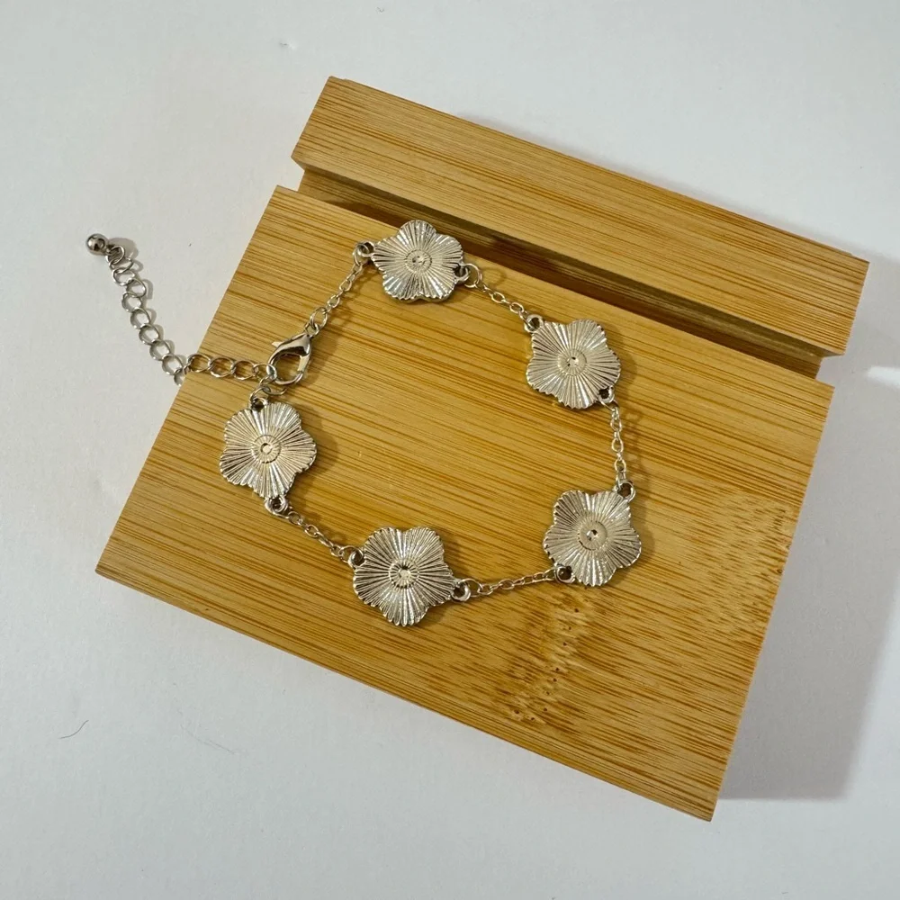 CABLE ROPE TWIST BRACELET